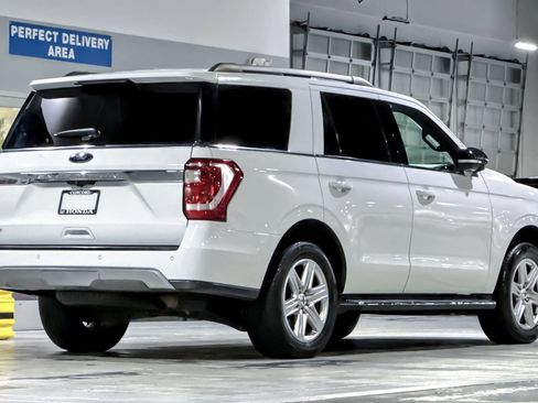 Used 2019 Ford Expedition XLT w/ Equipment Group 202A image 8