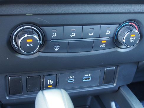 Used 2026 Nissan Frontier SV image 23