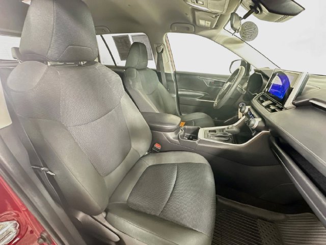 Certified 2024 Toyota RAV4 LE AWD/4WD image 34