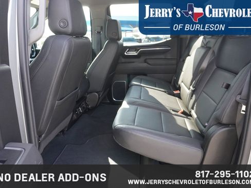 Used 2026 GMC Sierra 1500 SLT AWD/4WD image 6