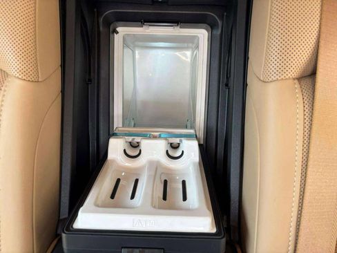 Used 2019 Rolls-Royce Phantom Sedan image 24