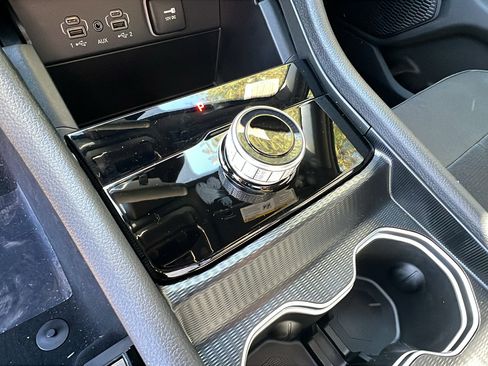 New 2025 Jeep Grand Cherokee 4WD image 28