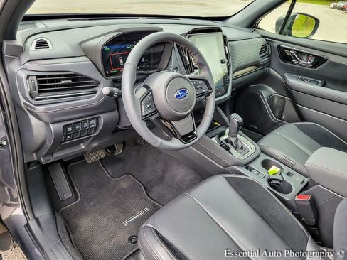 Certified 2025 Subaru Forester Touring AWD/4WD image 9