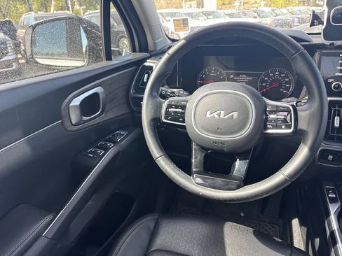 Used 2022 Kia Sorento EX w/ Panoramic Sunroof Package image 29