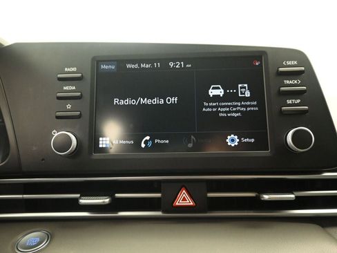 Certified 2022 Hyundai Elantra SEL w/ Preferred Accessory Package image 13