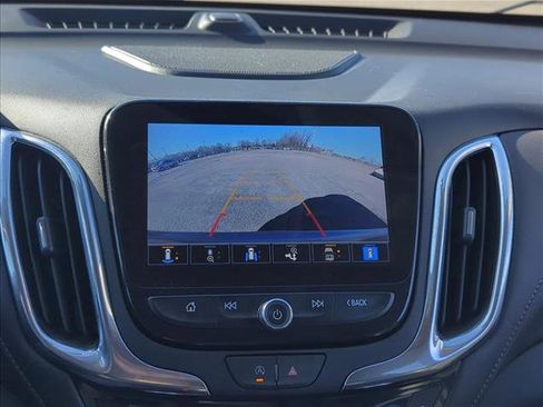 Used 2023 Chevrolet Equinox Premier image 12