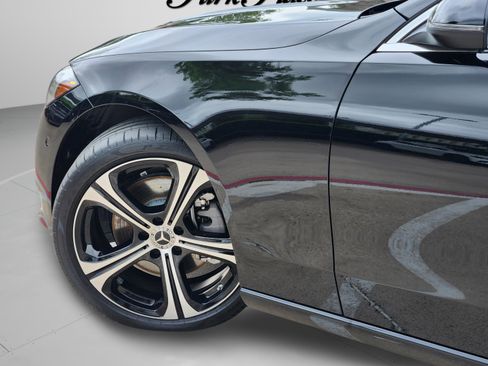 Used 2025 Mercedes-Benz C 300 Sedan image 26