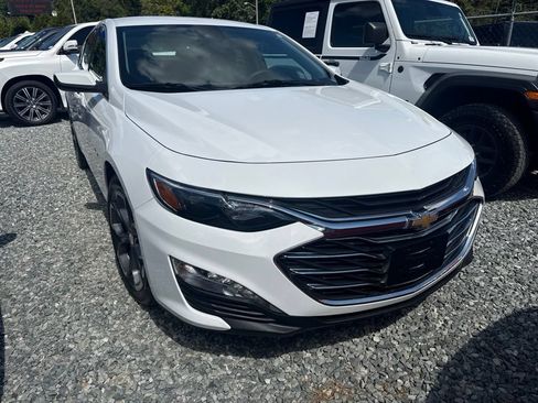 Used 2024 Chevrolet Malibu LT FWD image 2