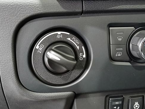 New 2026 Nissan Frontier PRO-4X w/ Pro Premium Package AWD/4WD image 21