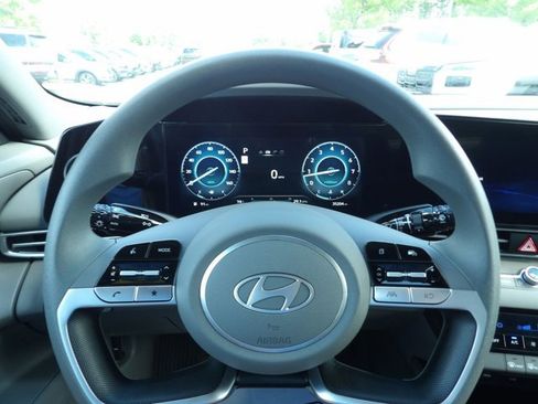 Certified 2024 Hyundai Elantra SEL FWD image 15