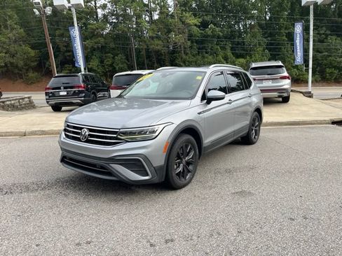 Used 2022 Volkswagen Tiguan SE FWD image 39