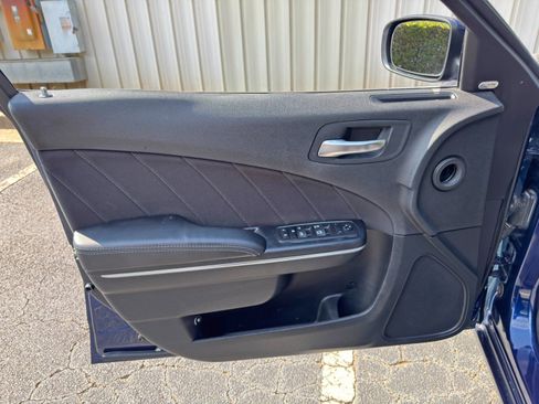 Used 2015 Dodge Charger SXT RWD image 40