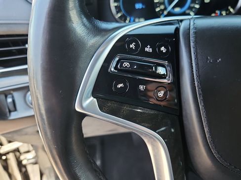 Used 2018 Cadillac Escalade ESV Platinum AWD/4WD image 25