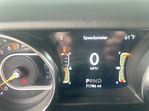 Used 2019 Jeep Wrangler Unlimited Sahara w/ Quick Order Package 24M Moab image 12