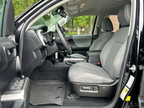 Used 2021 Toyota Tacoma SR5 RWD image 14
