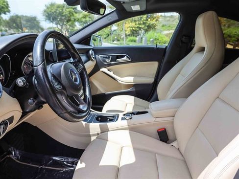 Used 2018 Mercedes-Benz CLA 250 image 23