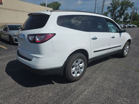 Used 2017 Chevrolet Traverse LS FWD image 4