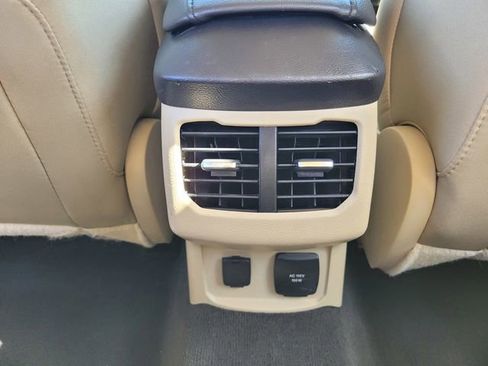 Used 2016 Ford Fusion SE image 15