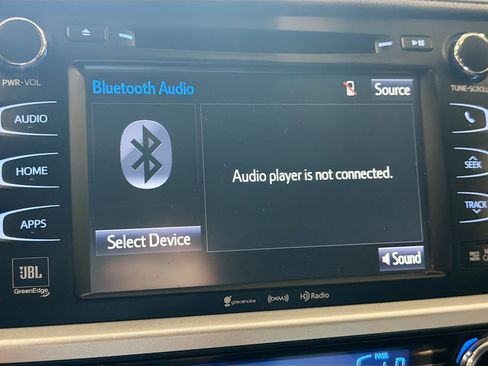 Used 2018 Toyota Highlander Limited Platinum AWD/4WD image 19