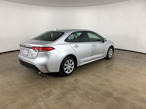 Used 2023 Toyota Corolla LE image 8