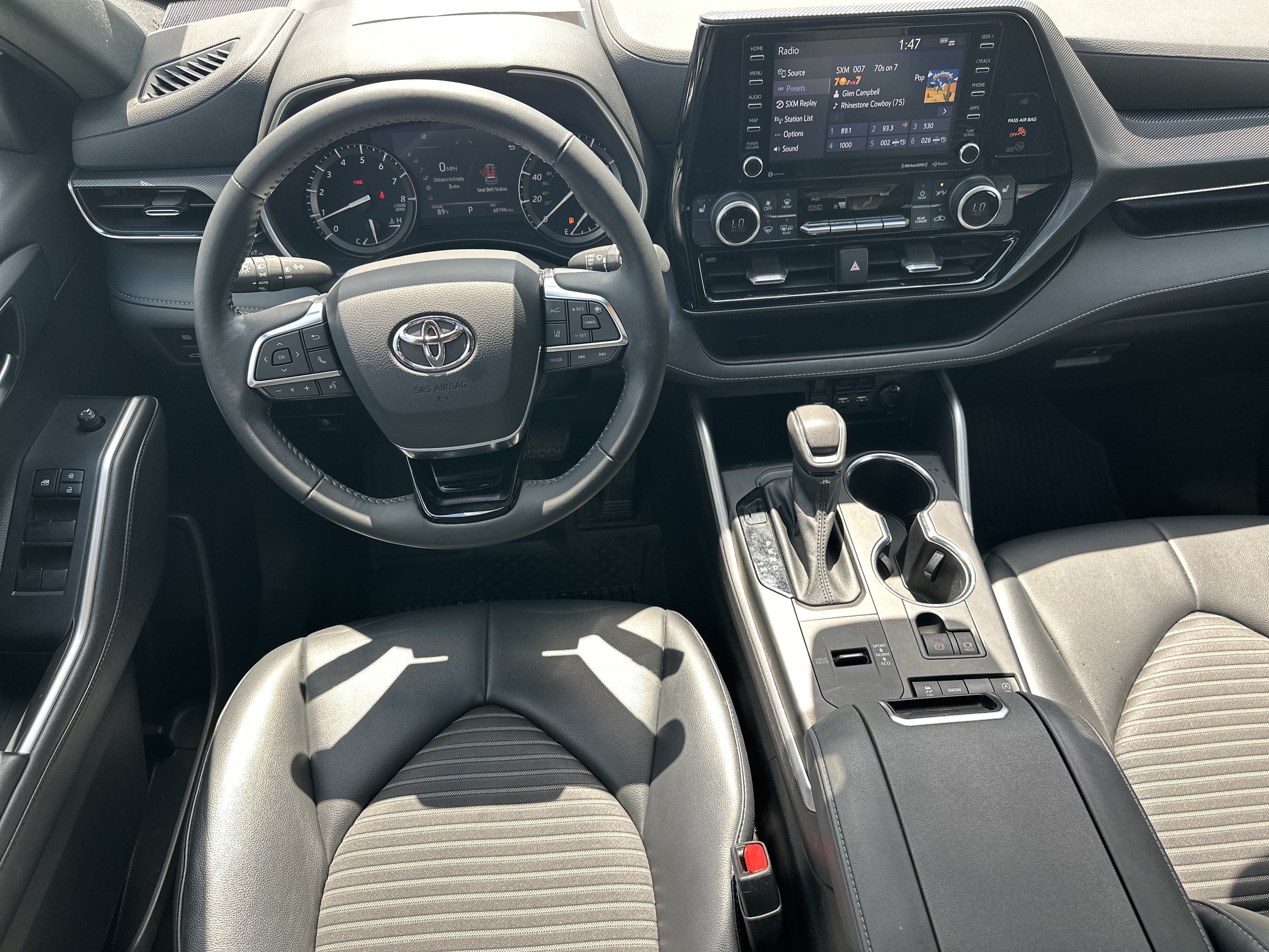 Used 2021 Toyota Highlander XSE FWD image 24