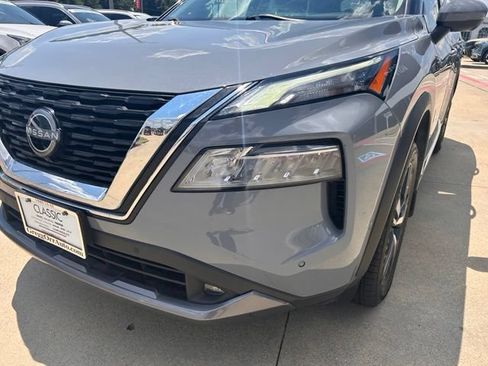 Used 2022 Nissan Rogue SL w/ SL Premium Package FWD image 5