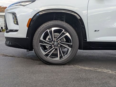 New 2026 Buick Enclave Sport Touring w/ Power Package image 8