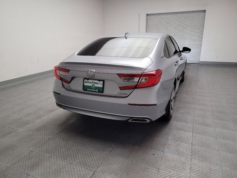 Used 2018 Honda Accord Touring image 7