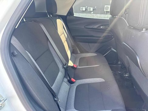 Used 2025 Chevrolet TrailBlazer LT AWD/4WD image 24