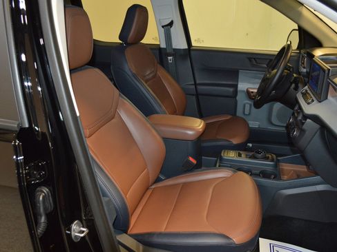 Used 2024 Ford Maverick Lariat image 11