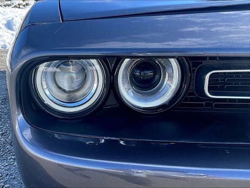 Used 2019 Dodge Challenger SXT image 26