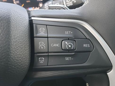 New 2025 Jeep Grand Cherokee Laredo w/ Luxury Tech Group I image 21