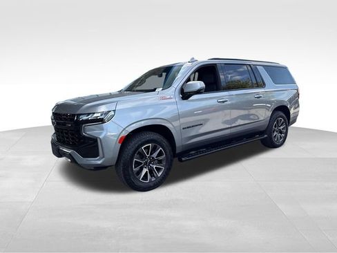 Certified 2023 Chevrolet Suburban Z71 w/ Luxury Package AWD/4WD image 1