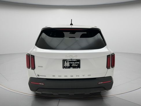Used 2022 Kia Sorento LX AWD/4WD image 5