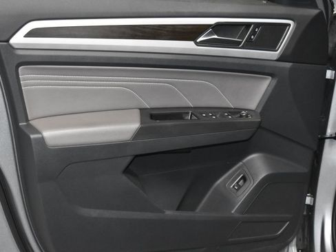 Used 2022 Volkswagen Atlas SE image 4