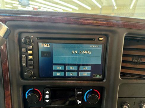 Used 2005 Cadillac Escalade AWD image 21