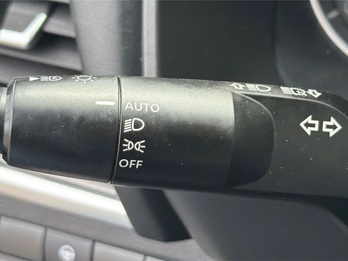 Used 2023 Nissan Rogue SV AWD/4WD image 17