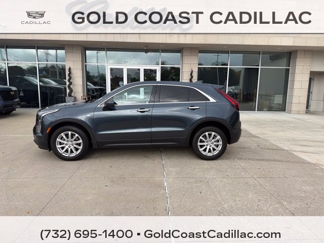 Used 2020 Cadillac XT4 Luxury w/ Cold Weather Package FWD image 2