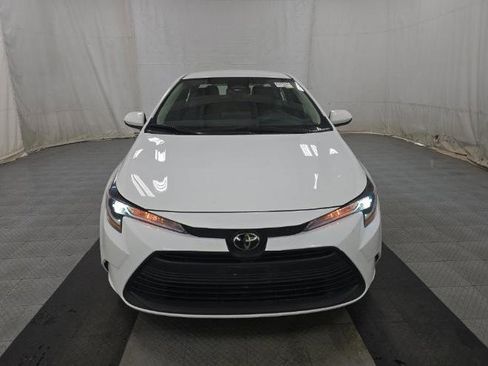 Used 2024 Toyota Corolla LE w/ LE Convenience Package FWD image 2