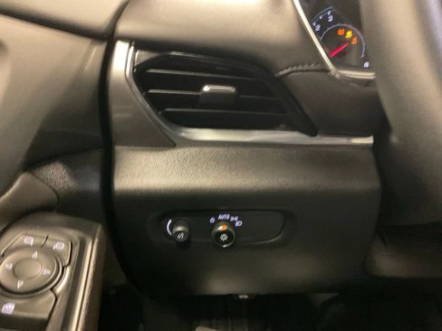 Used 2023 Chevrolet Traverse LT AWD/4WD image 16