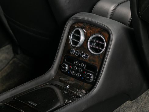 Used 2009 Bentley Flying Spur Flying Spur Speed w/ Convenience Specification Pkg image 32