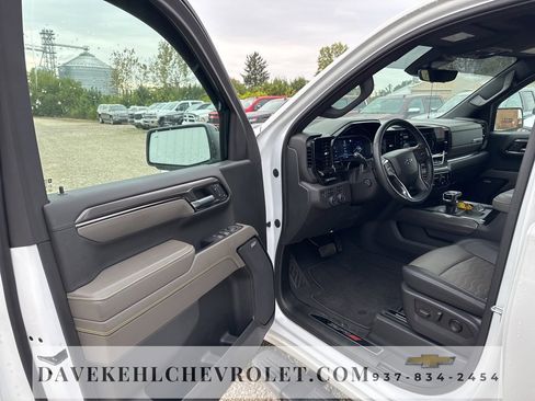 Used 2023 Chevrolet Silverado 1500 ZR2 w/ Technology Package image 16