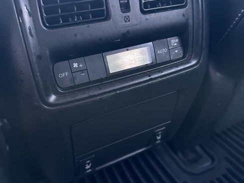 Used 2014 Nissan Pathfinder SL image 9