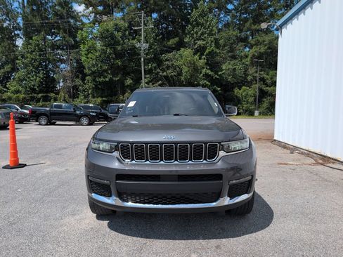 Used 2022 Jeep Grand Cherokee L Limited AWD/4WD image 3