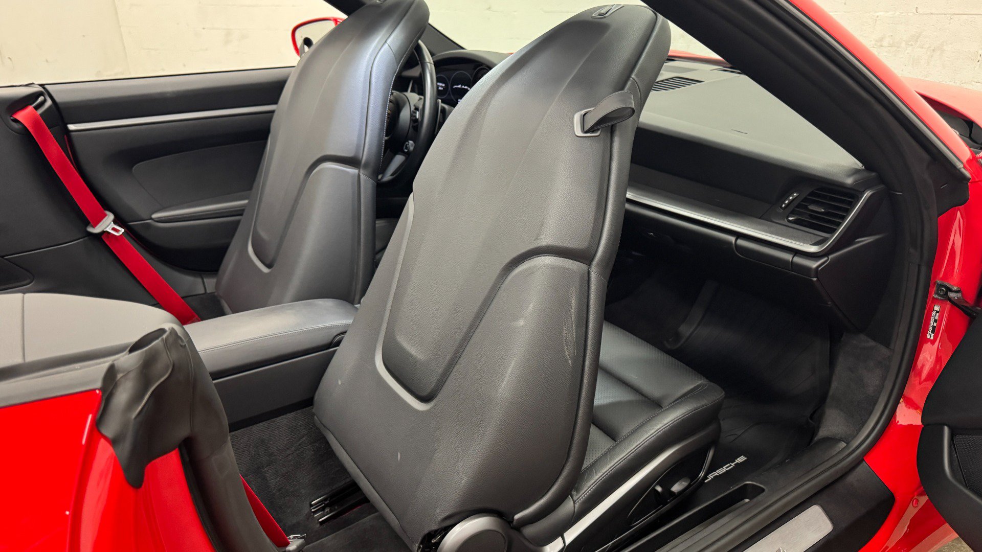 Used 2022 Porsche 911 Carrera RWD image 61