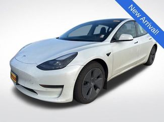 Used 2021 Tesla Model 3 Standard Range Plus video 3