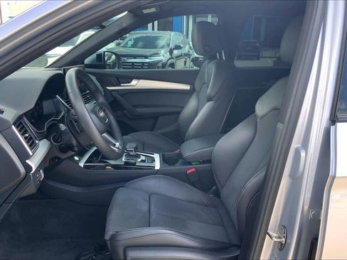 Used 2024 Audi Q5 e Premium Plus image 8