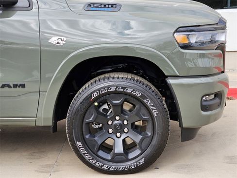 New 2026 RAM 1500 4x4 Crew Cab image 7