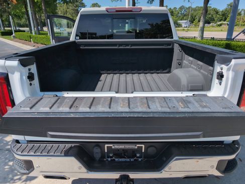 Used 2020 GMC Sierra 1500 SLT w/ SLT Premium Plus Package AWD/4WD image 39
