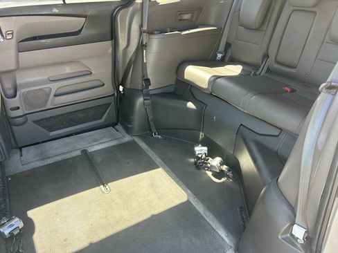 Used 2015 Honda Odyssey Touring Elite image 24